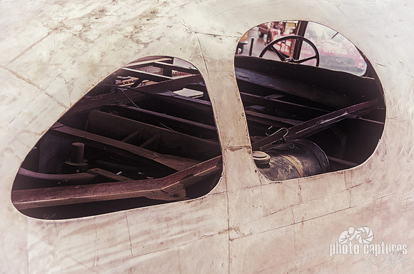 Erickson Streamliner- 1945 artistic view of two windows