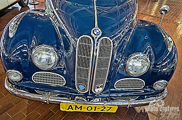 Front top view of 1963 BMW 3200S