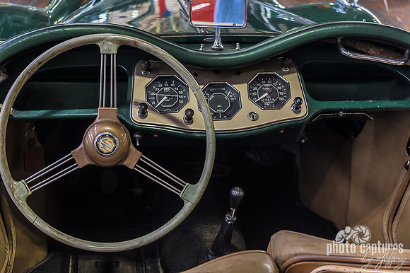 1955 MG TF-1500 upper inside view