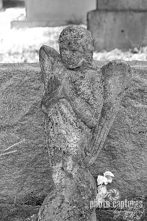 Little child angel Elmwood Cemetery