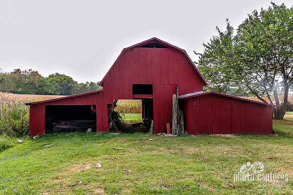 Northern Middle Tennessee Red Farm Barn Front View